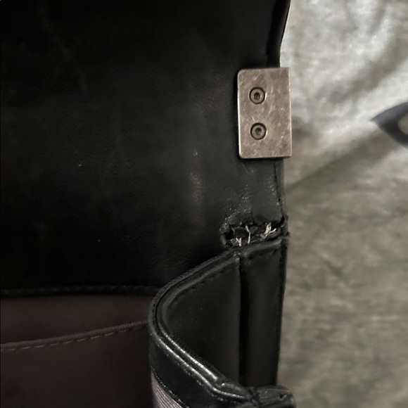 Chic Python Leather Crossbody Bag - Picture 7 of 12